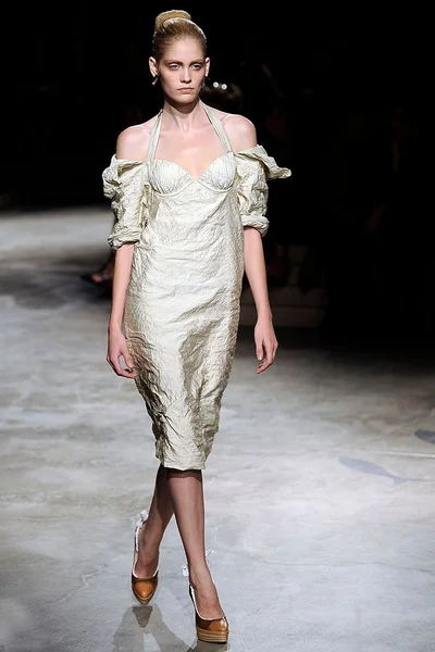 Look 14